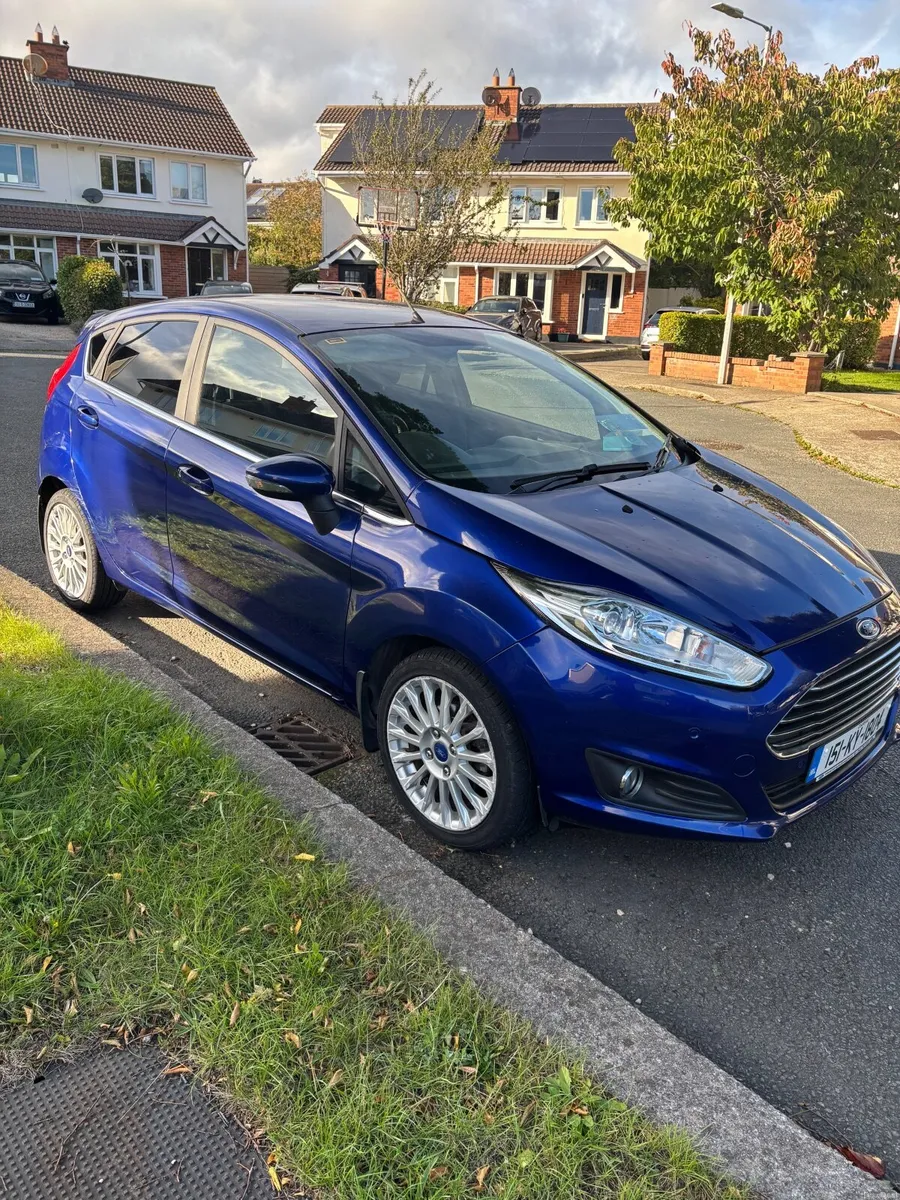 Ford Fiesta 2015 - Image 2