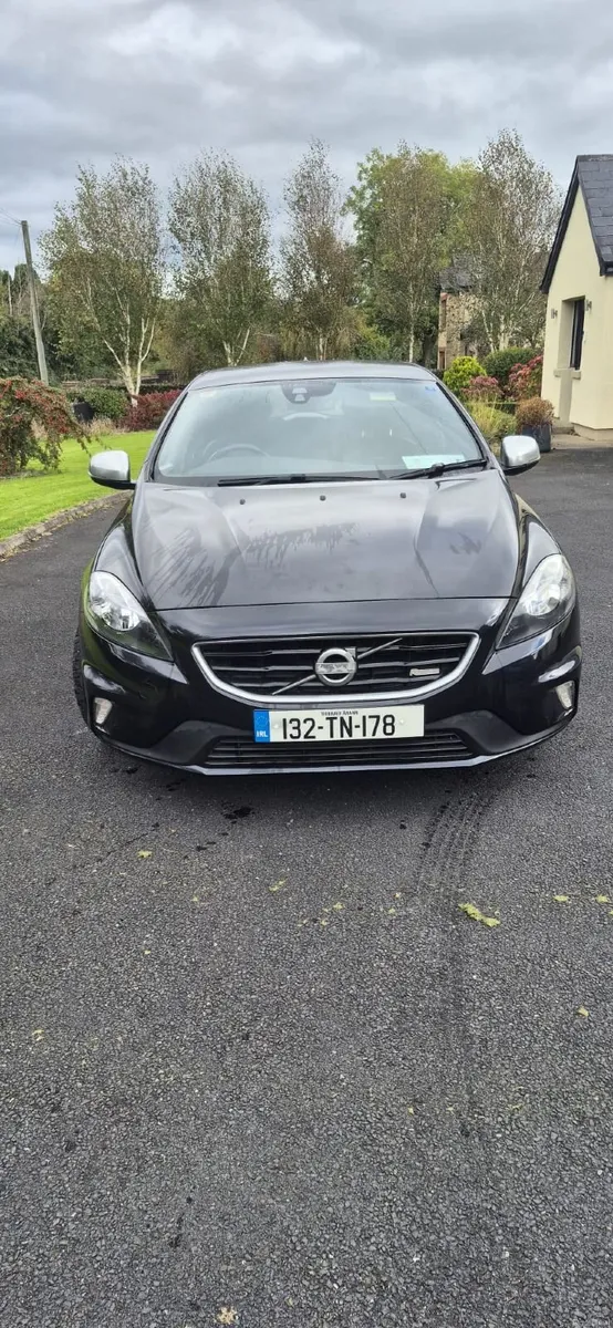 Volvo V40 2013 - Image 2