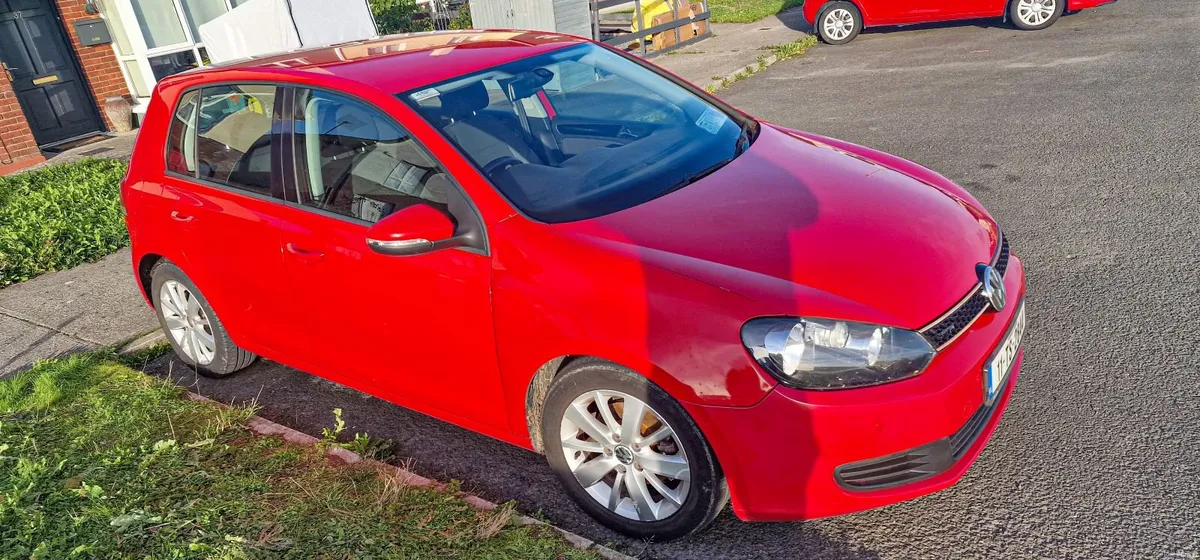 VW Golf 2011 – 1.6 TDI – Excellent Condition - Image 4