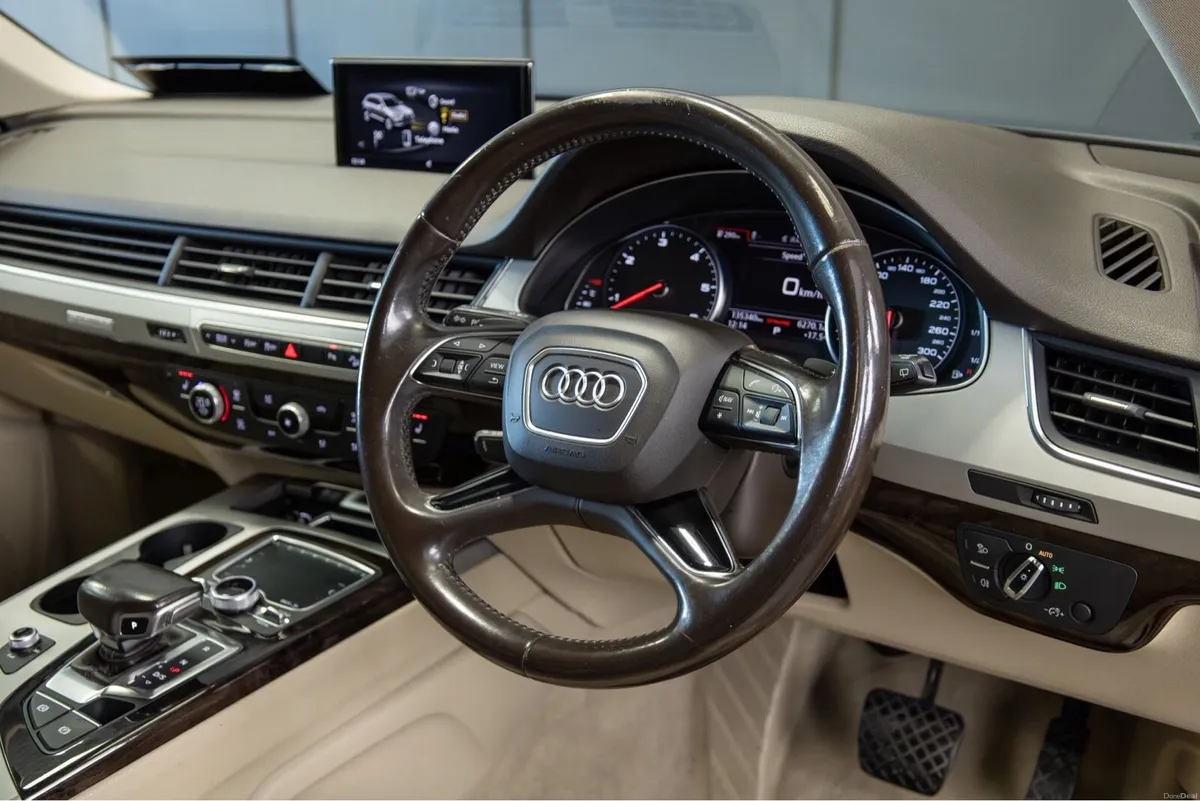 Audi Q7 - 5 Seats Crew-cab/Commercial - Image 2