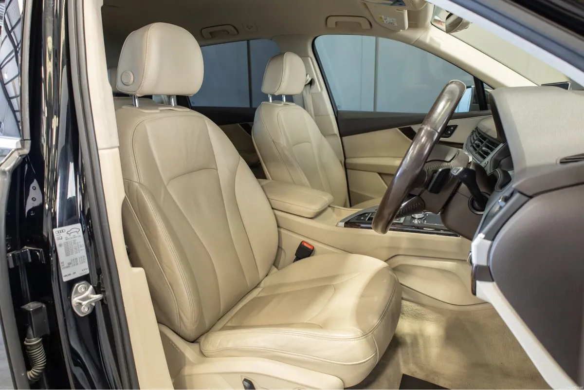 Audi Q7 - 5 Seats Crew-cab/Commercial - Image 6