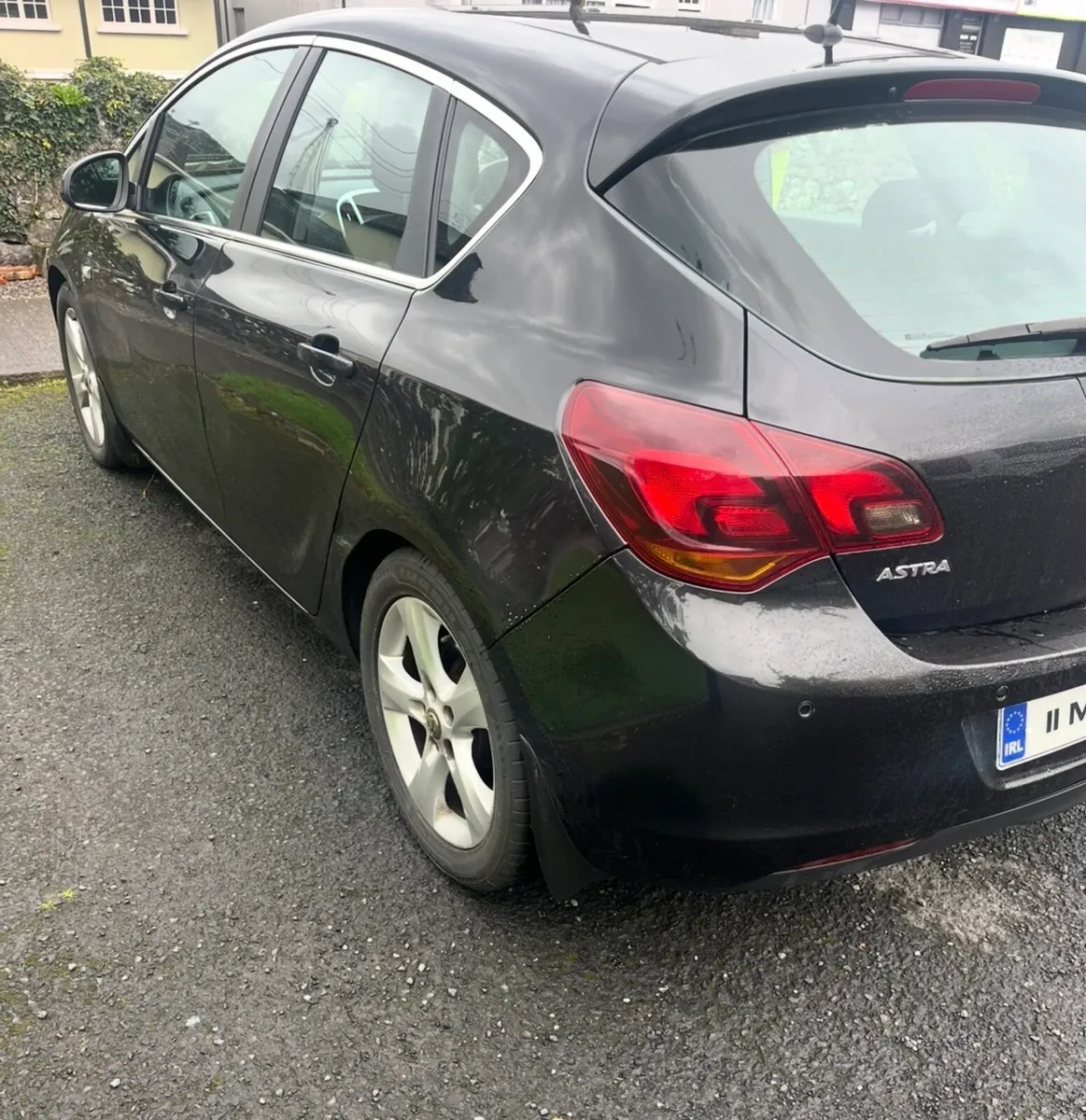 Image 2 of 6