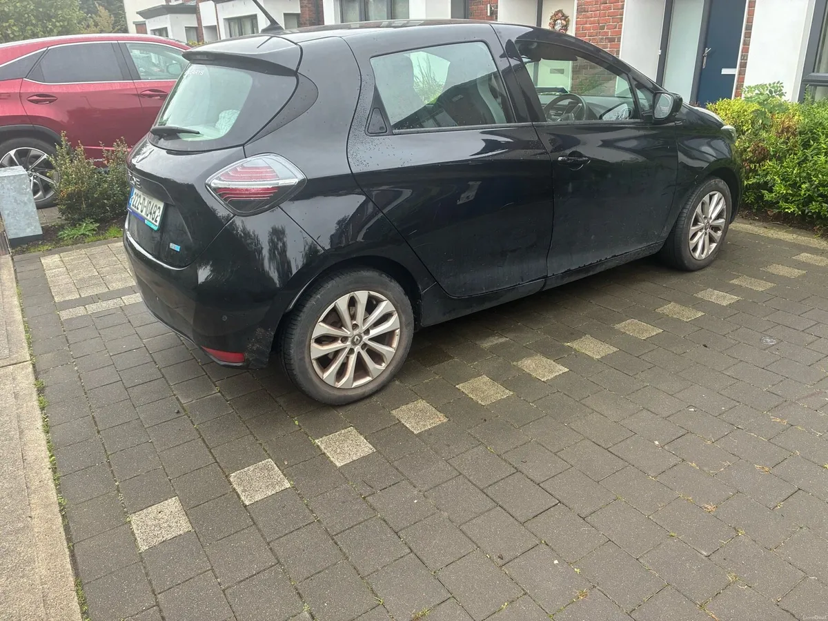 Image 4 of 5