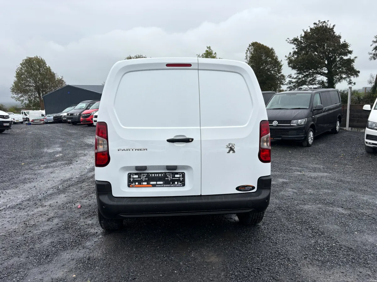Image 4 of 18