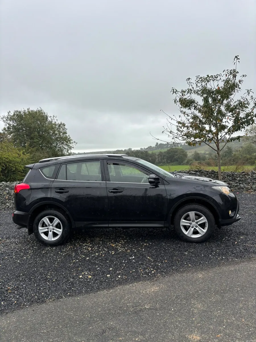 Image 4 of 8