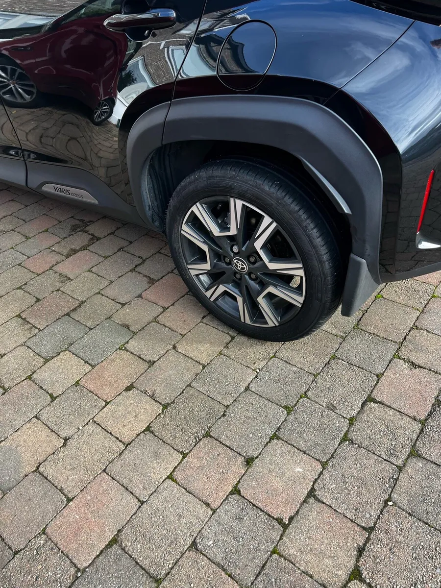 Image 2 of 19