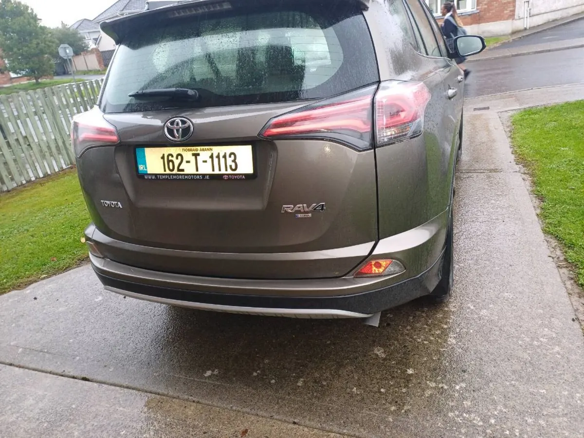 Image 2 of 6