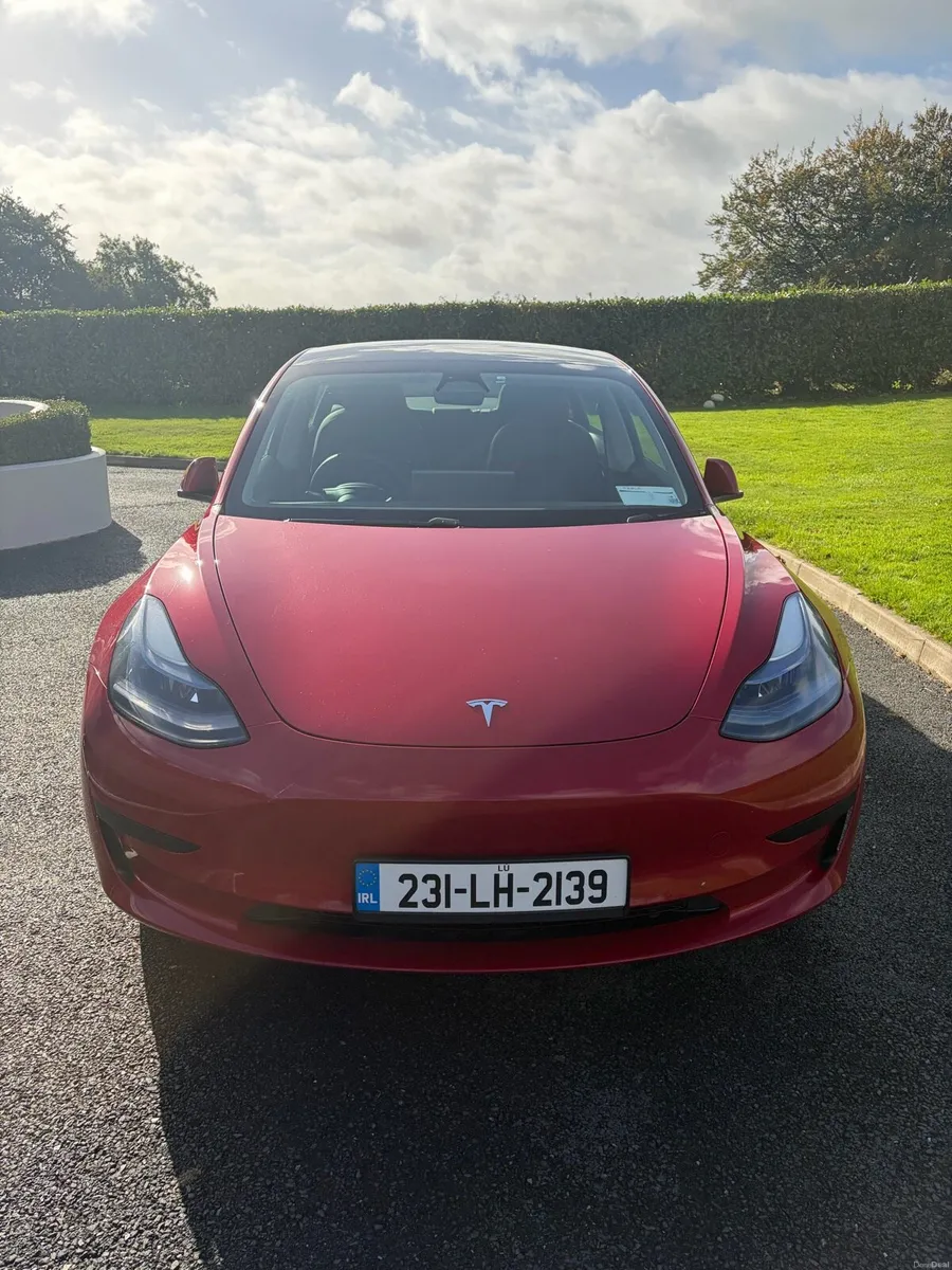 Image 2 of 6