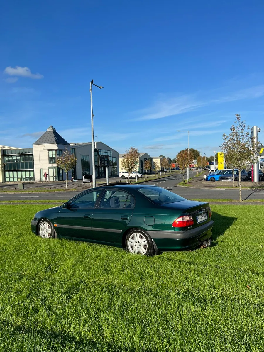 Image 2 of 6