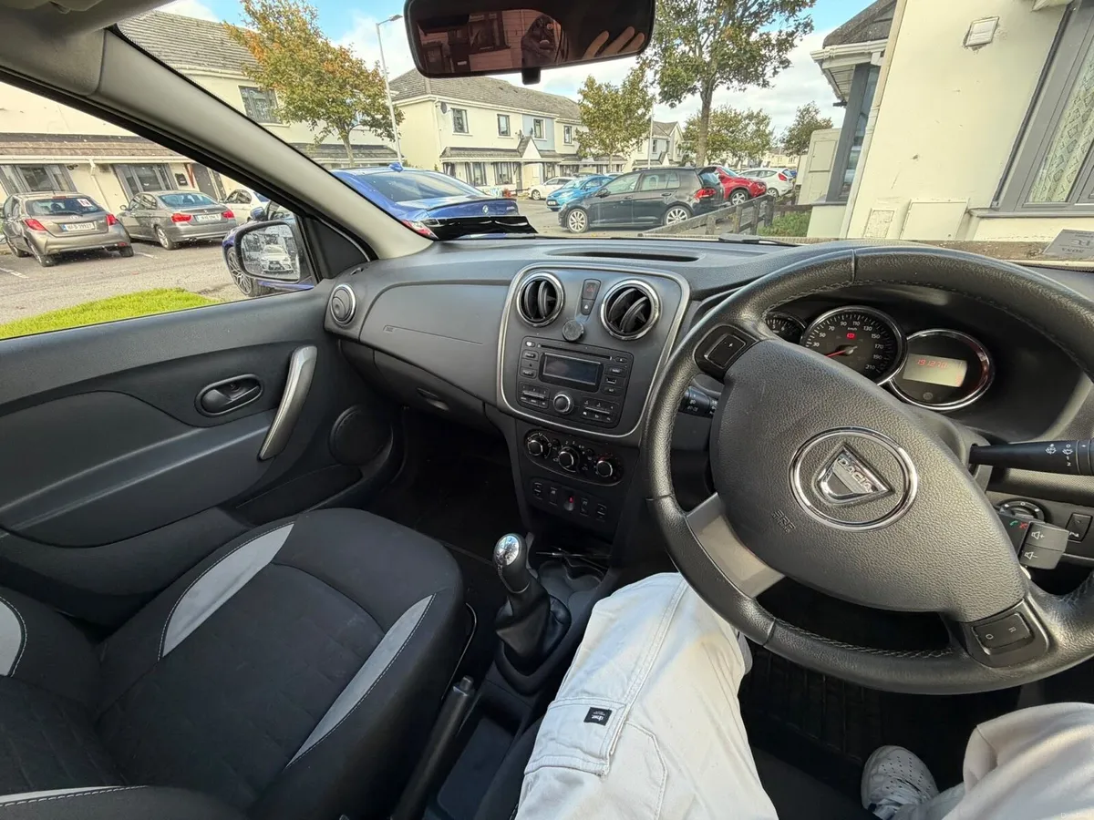 Image 4 of 6
