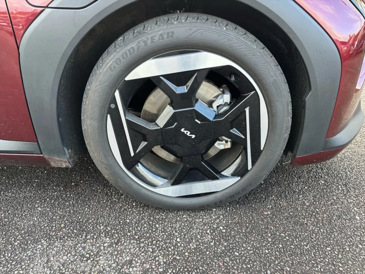 Image 4 of 17