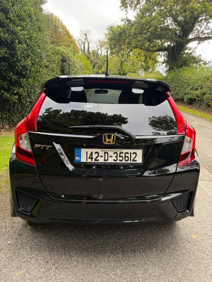 Image 4 of 18