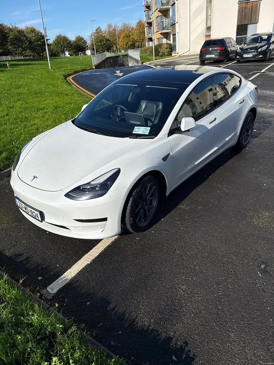 Image 2 of 6