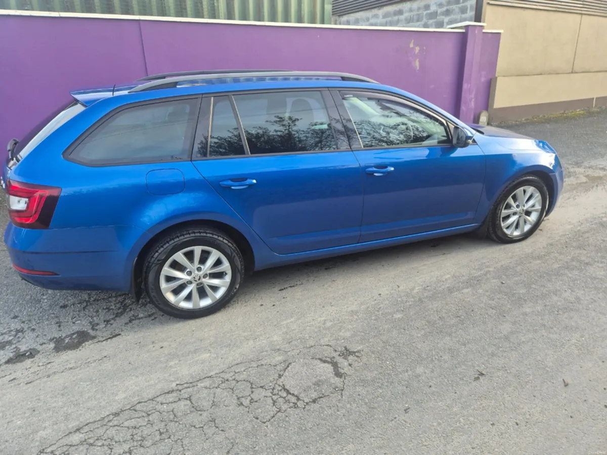 Image 4 of 20