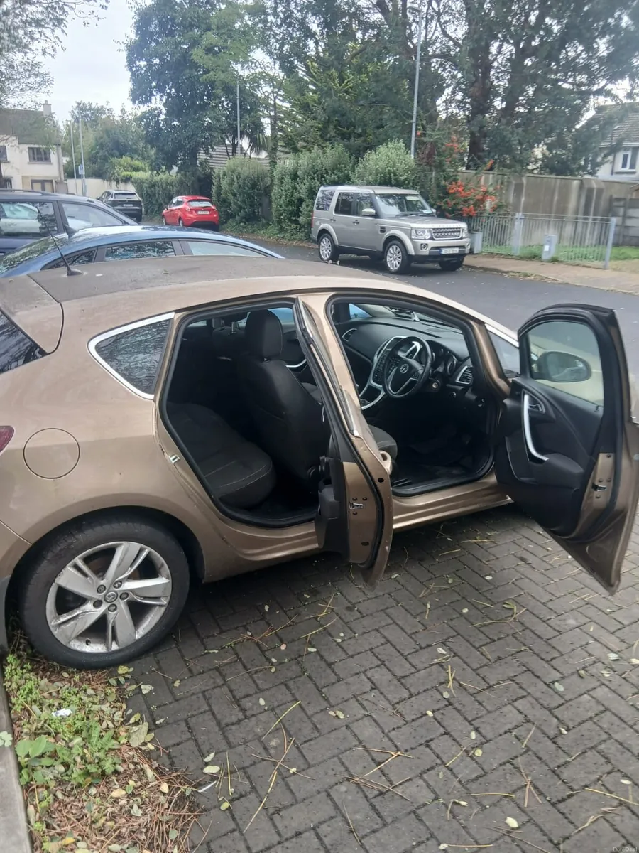 Image 1 of 4