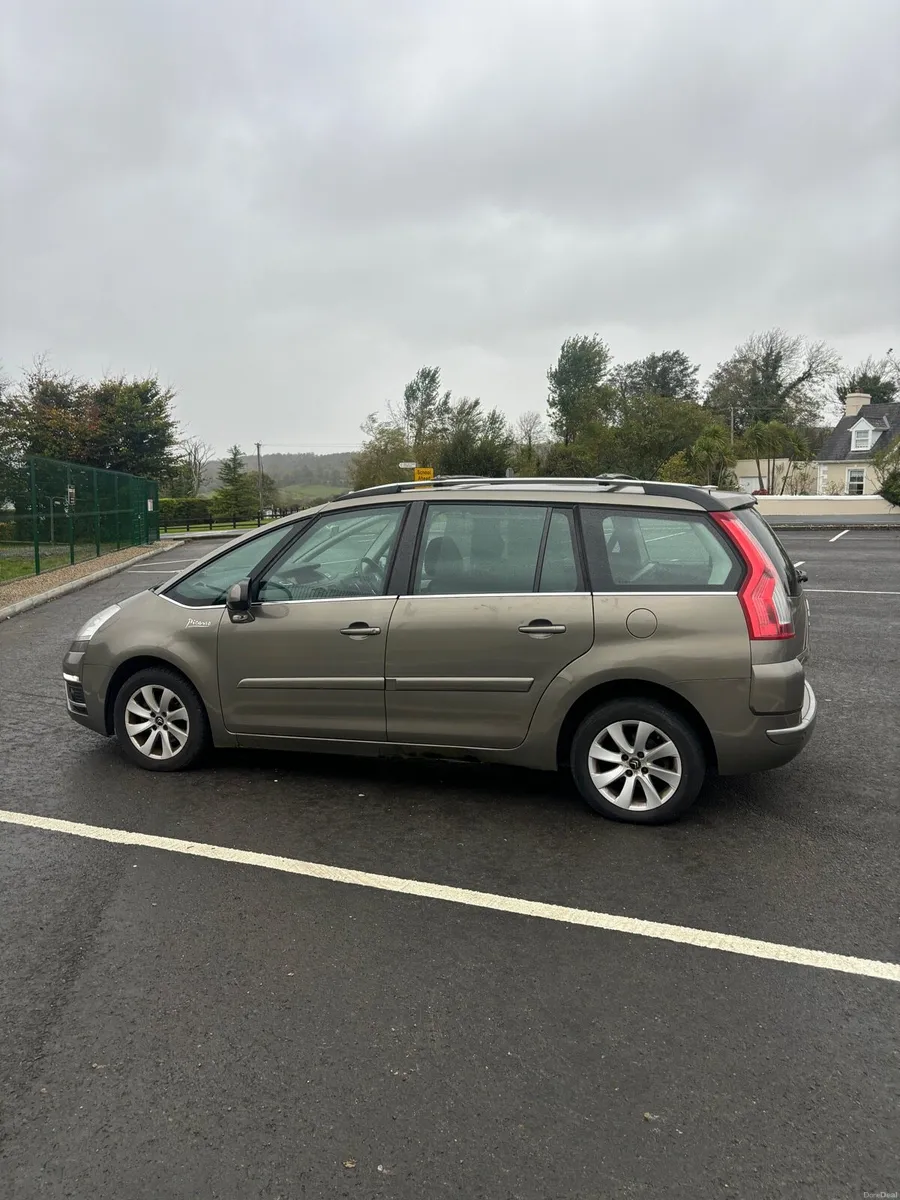 Image 2 of 7
