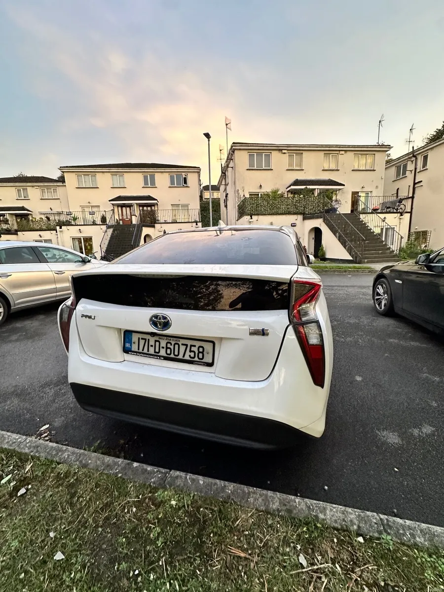 Image 2 of 10