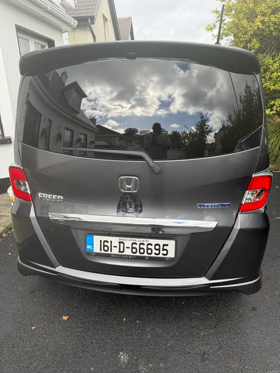 Image 4 of 14