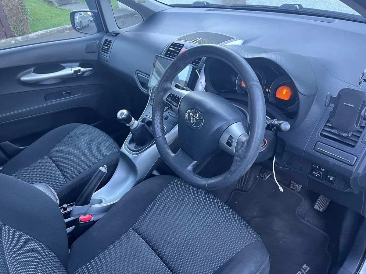 Image 4 of 6