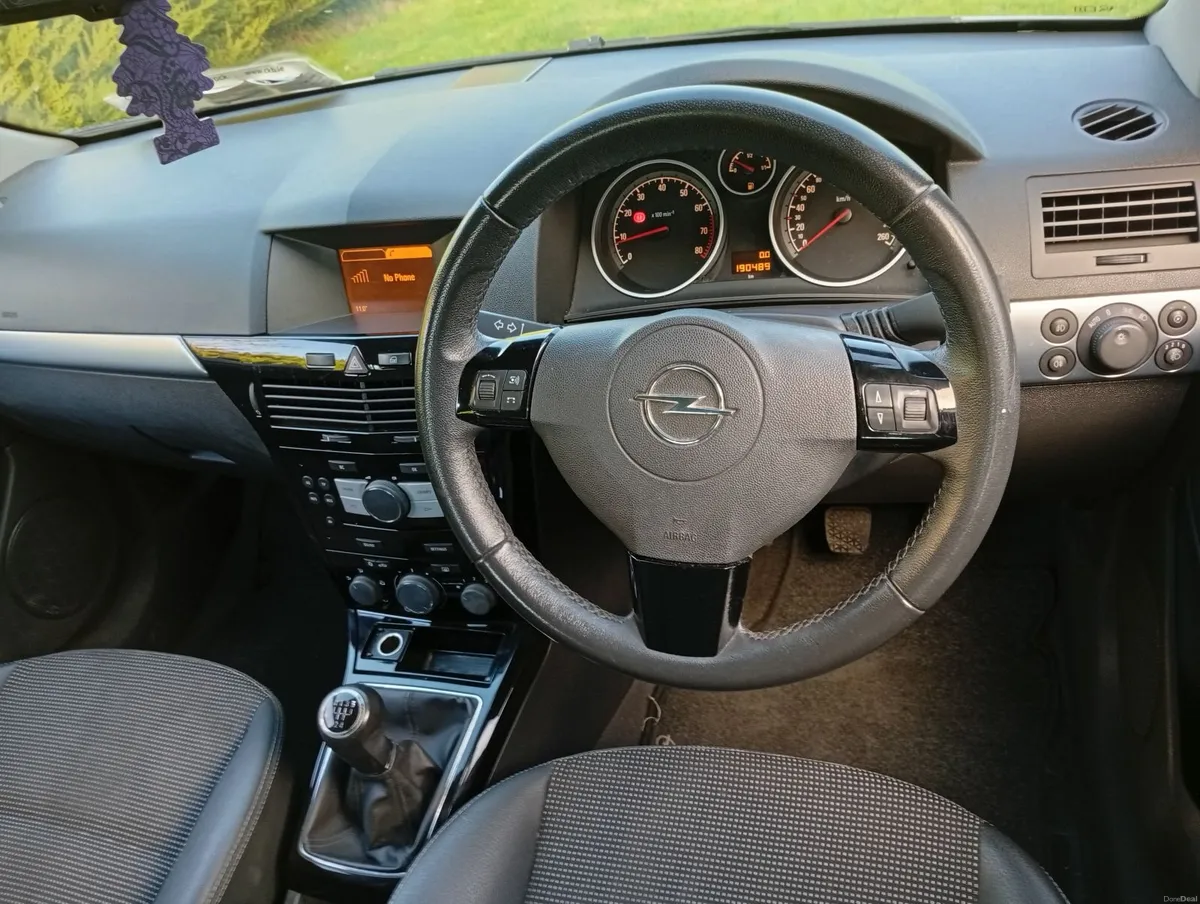 Image 4 of 7