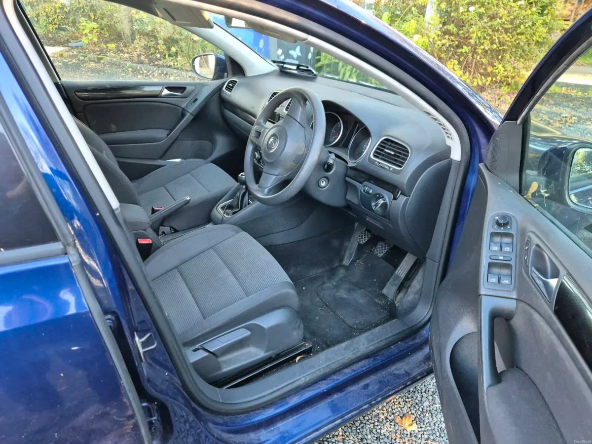 Image 4 of 8