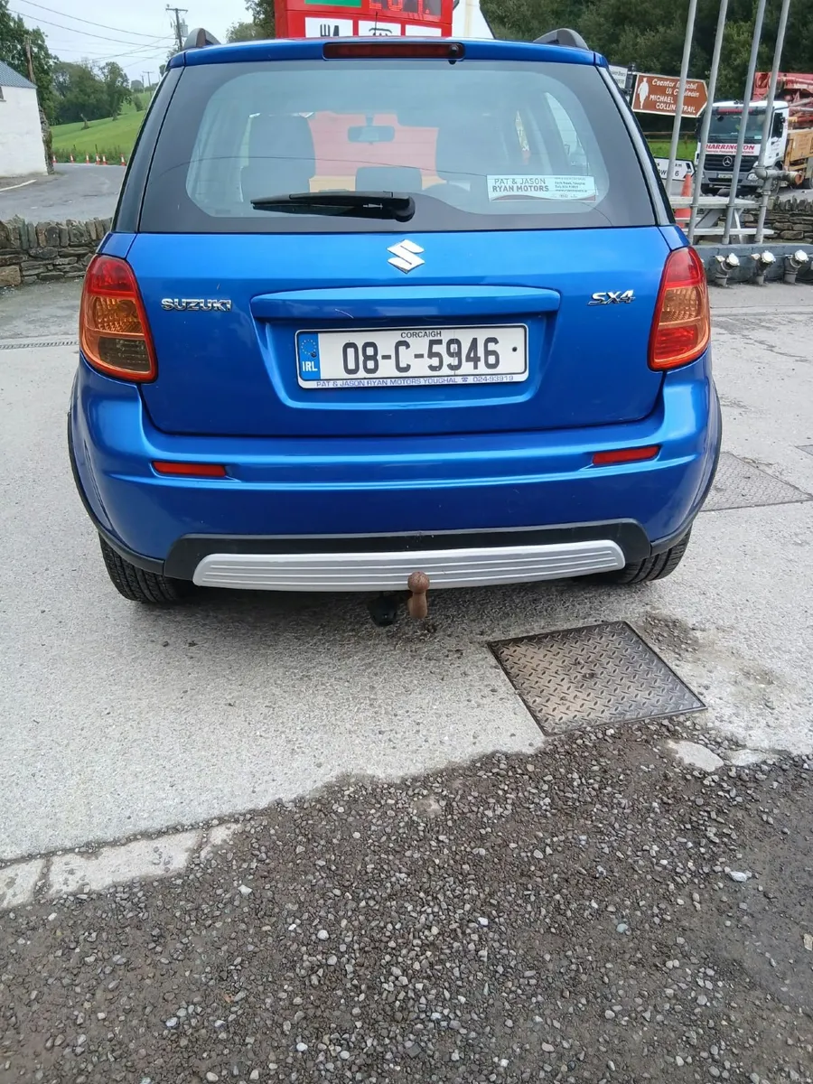 Image 2 of 7