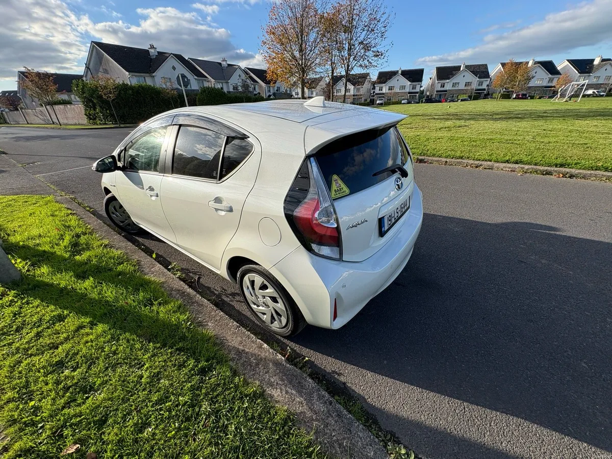 Image 2 of 11