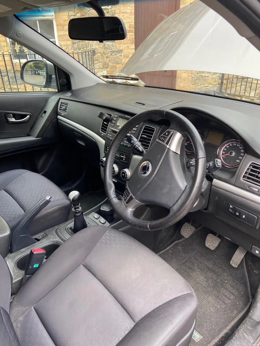 Image 4 of 6