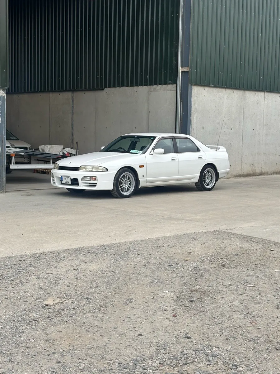 Image 4 of 6