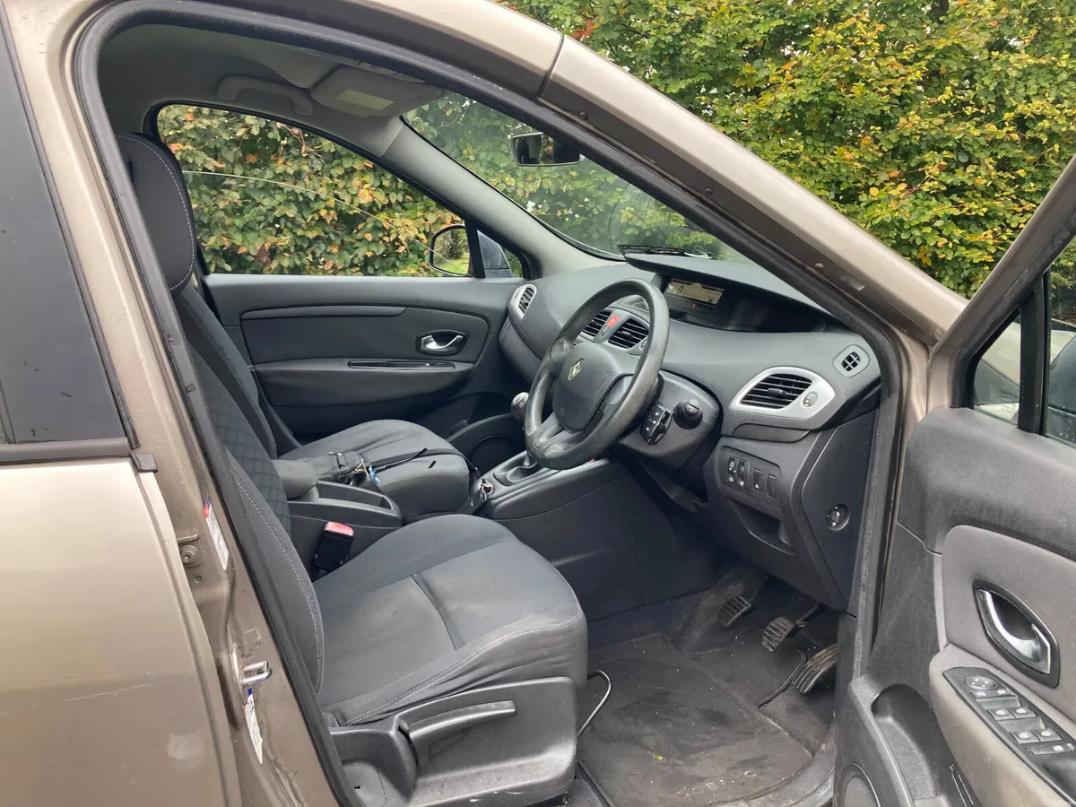 Image 4 of 6