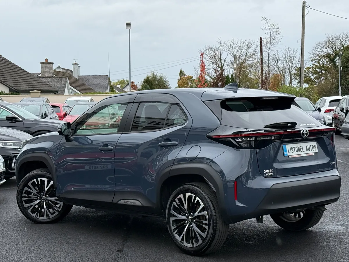 Image 3 of 18