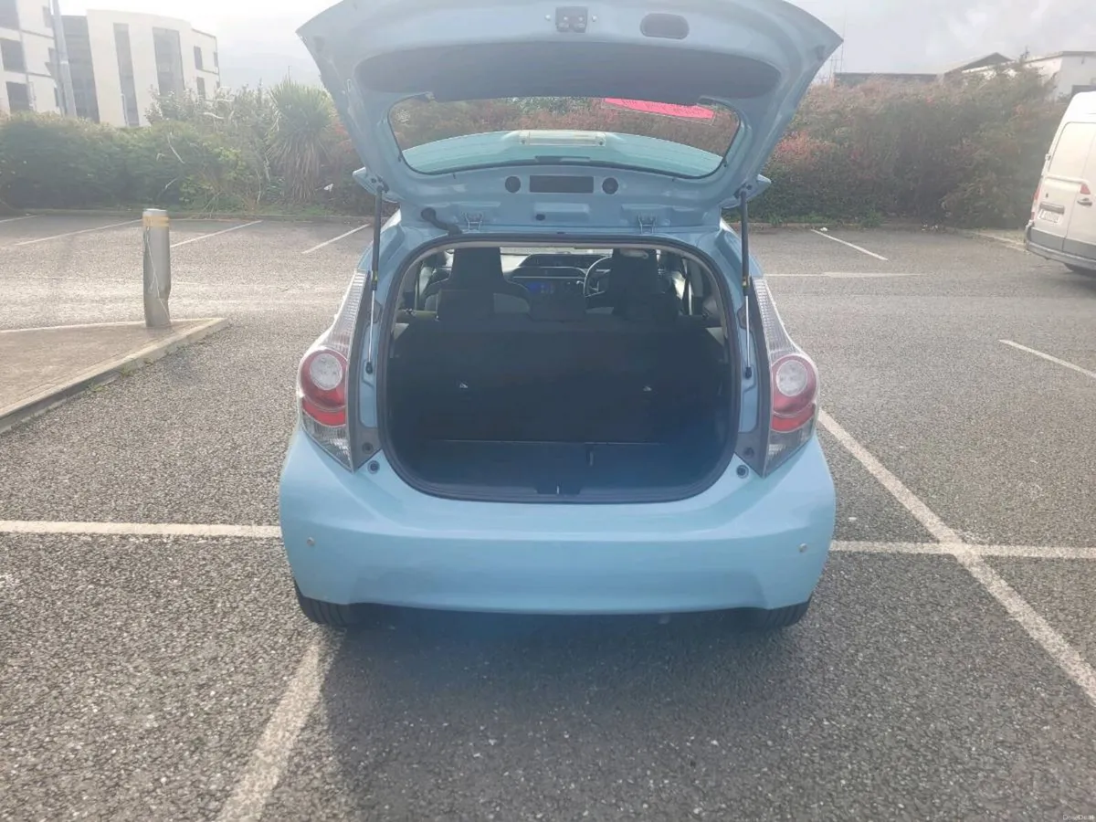 Image 2 of 10