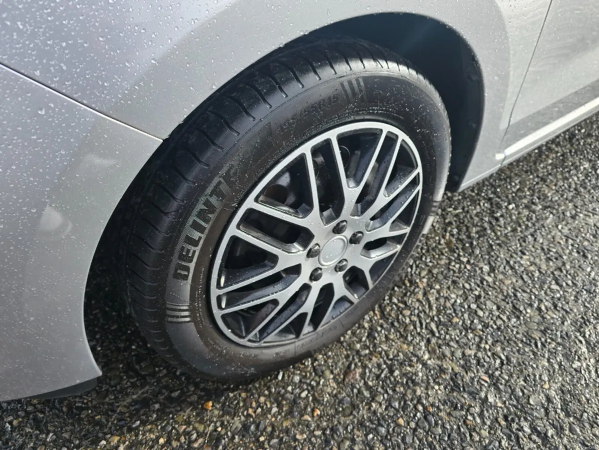 Image 3 of 11