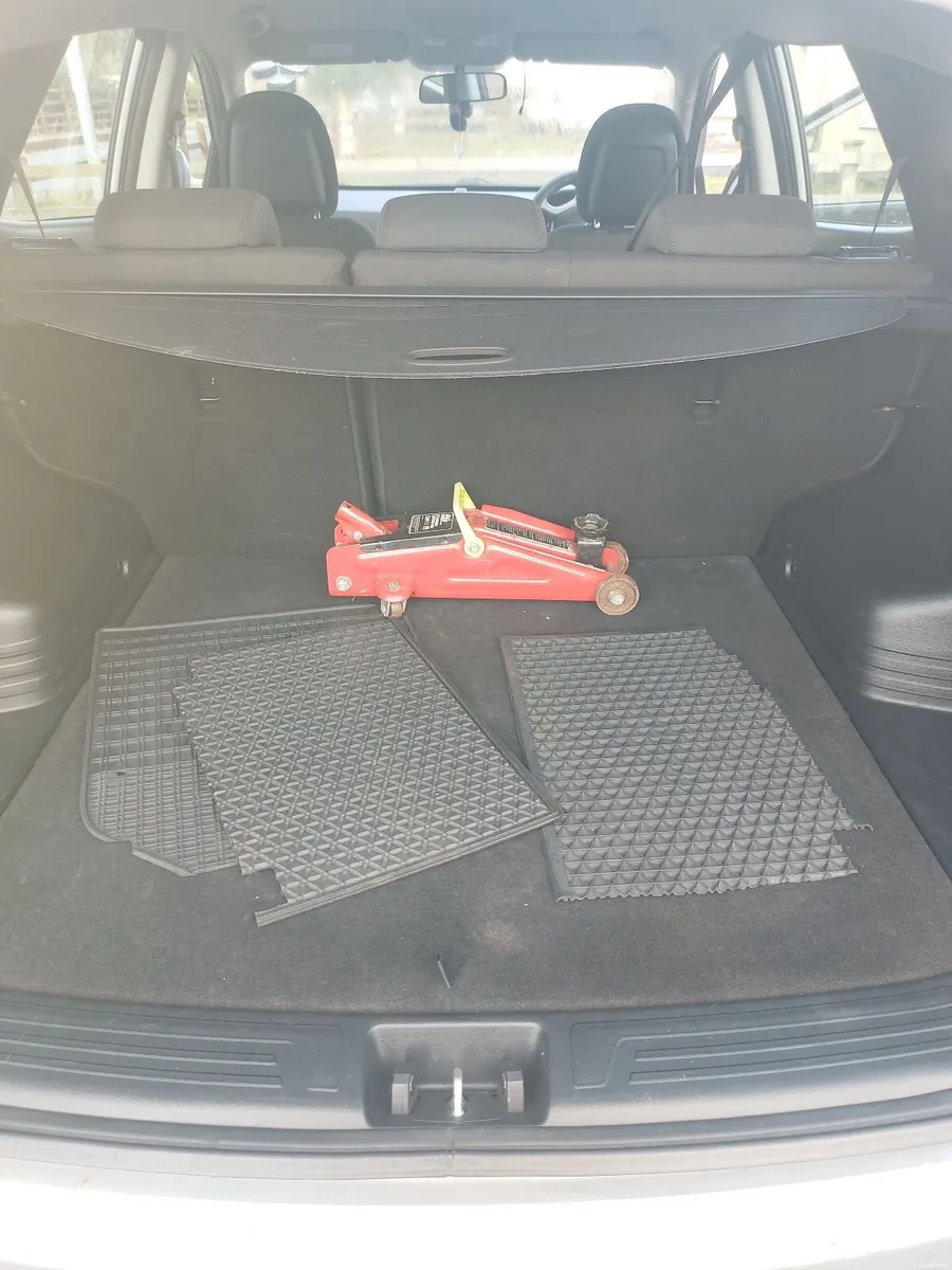 Image 1 of 6
