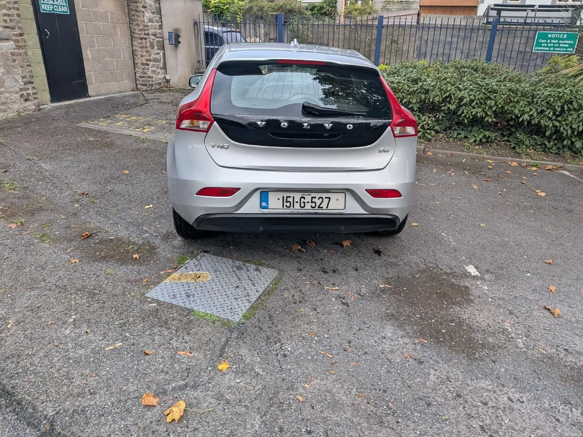 Image 4 of 6