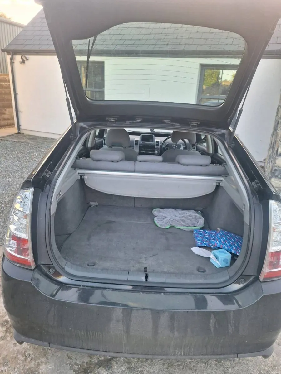 Image 2 of 8