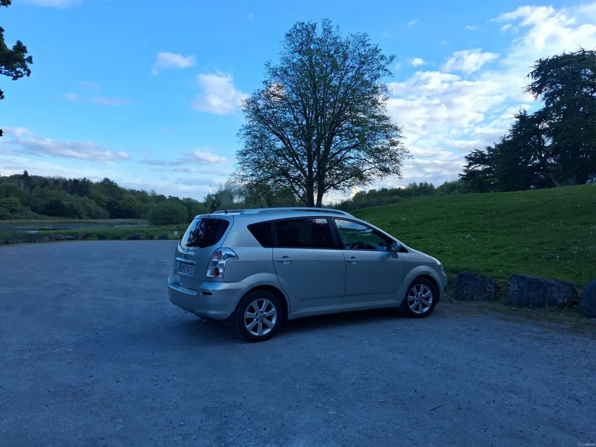 Image 2 of 6