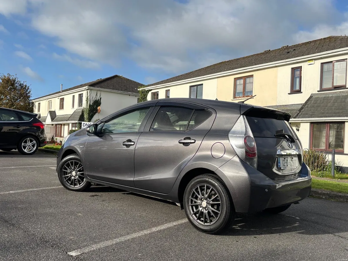 Image 2 of 10