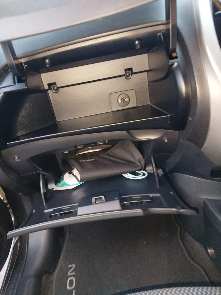 Image 2 of 6