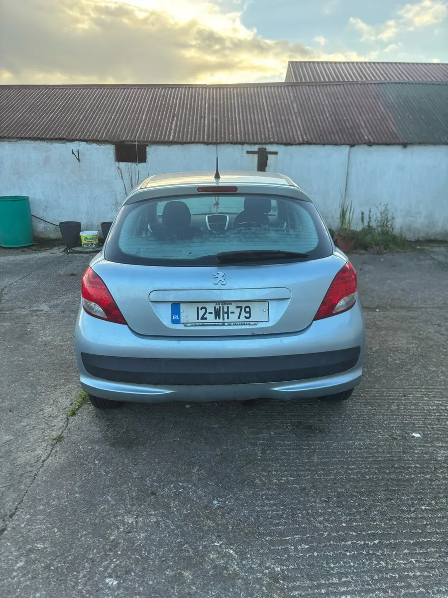 Image 4 of 8