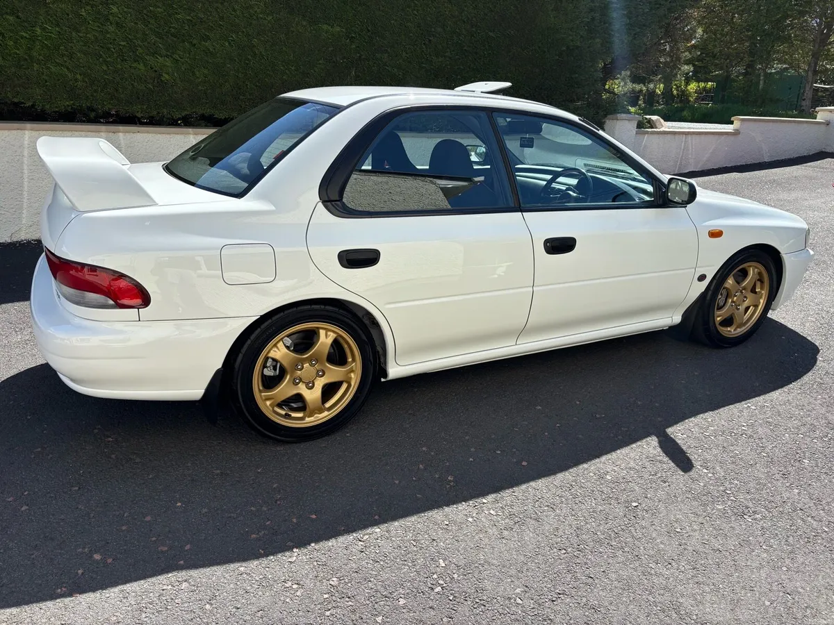Image 2 of 20