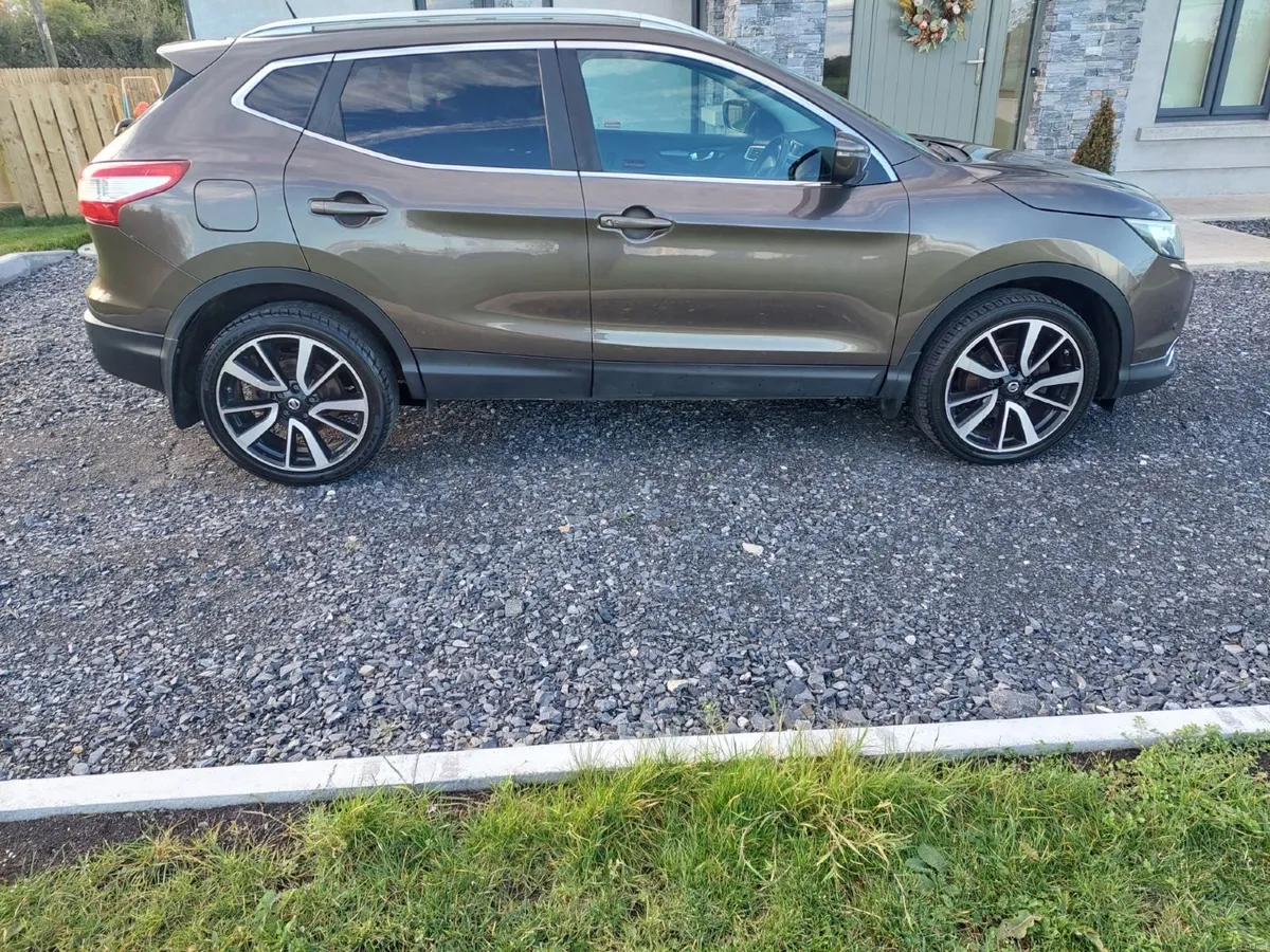 Image 2 of 11