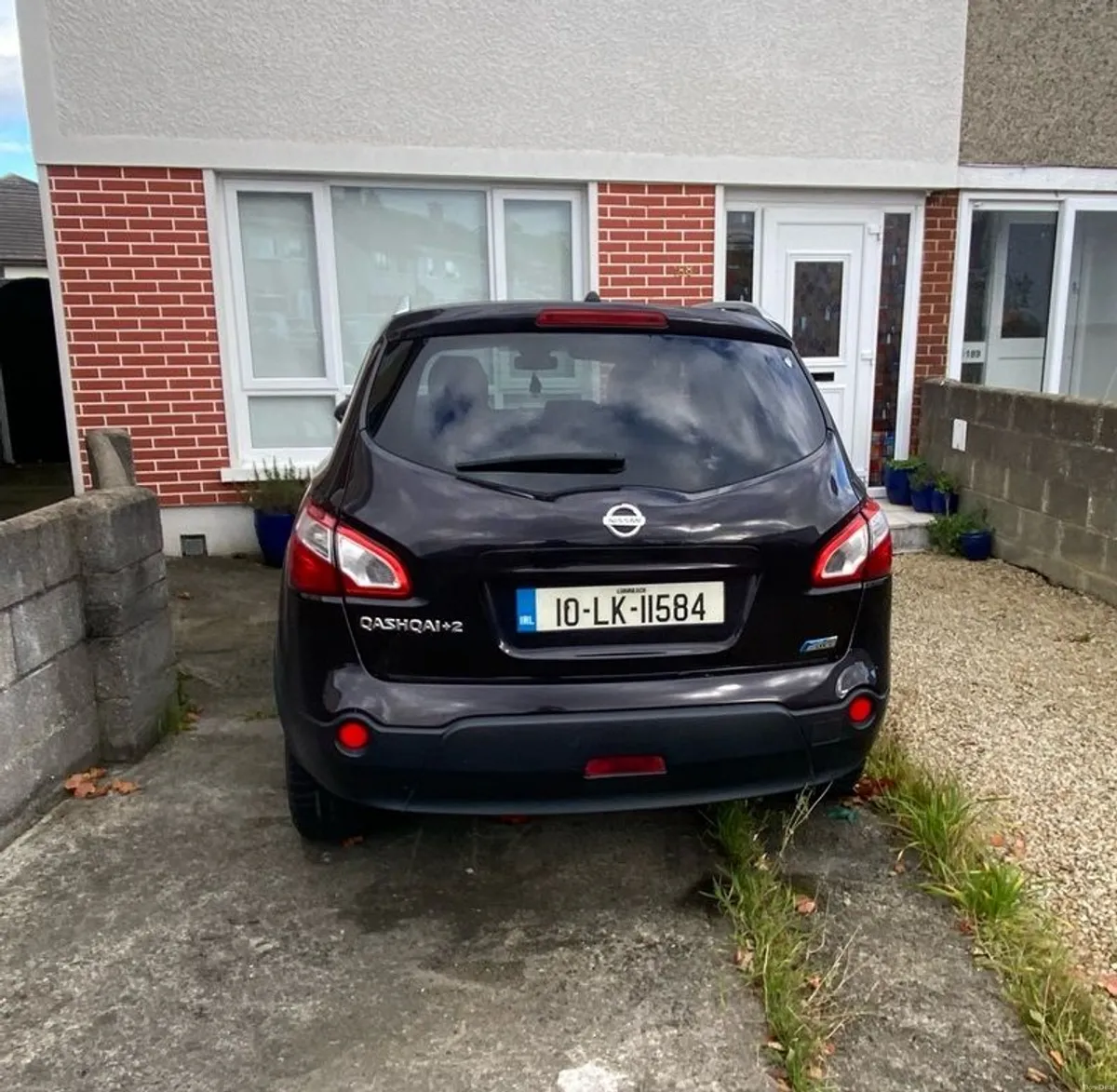 Image 2 of 8