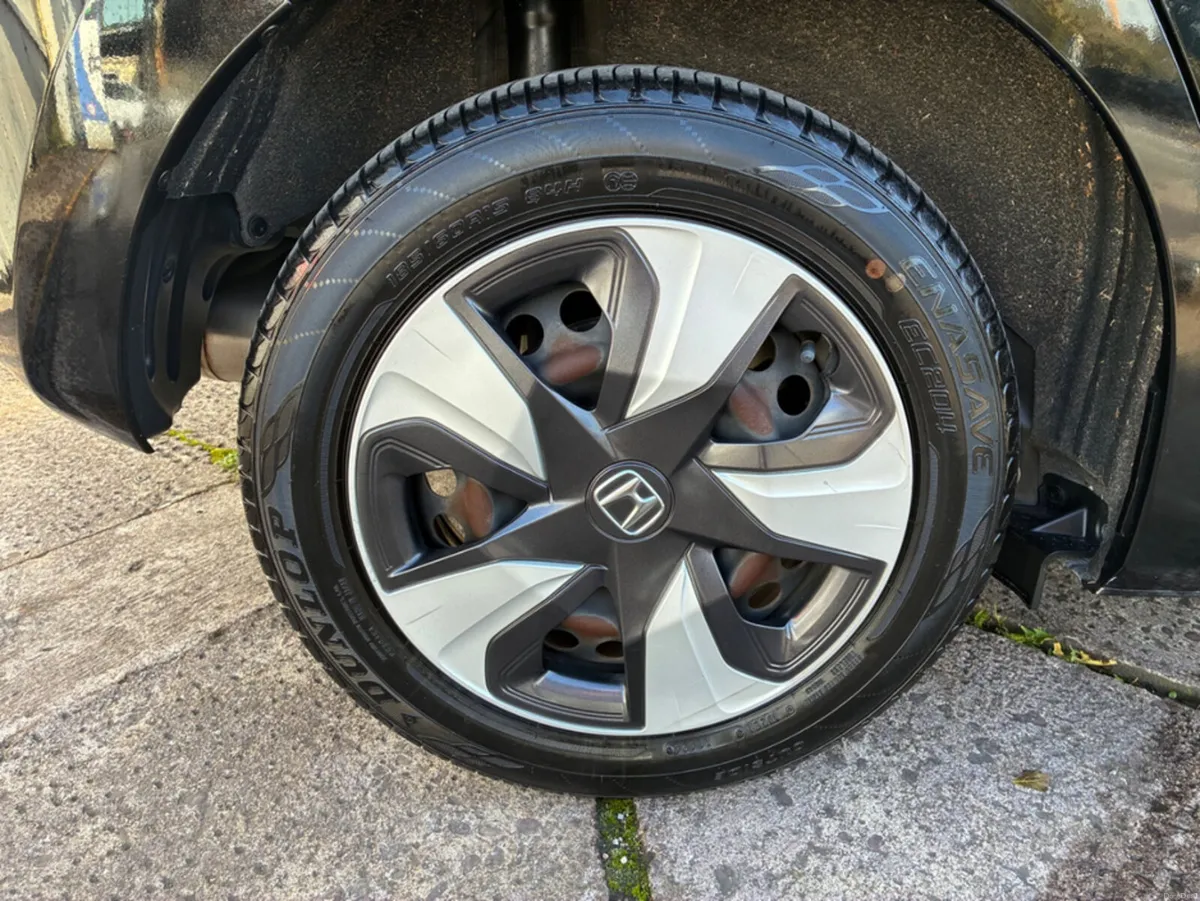 Image 3 of 23