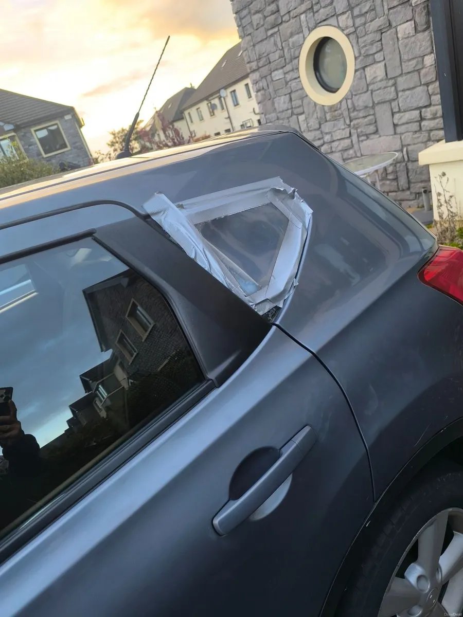 Image 2 of 10