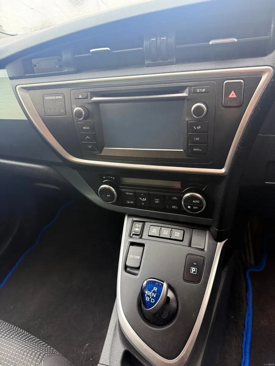 Image 4 of 6