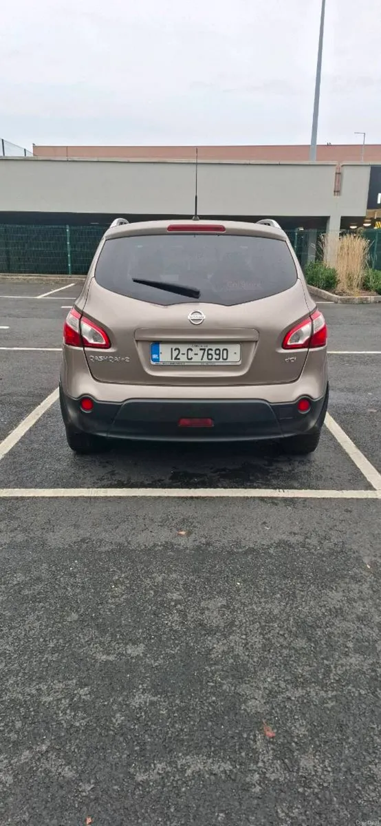 Image 2 of 10