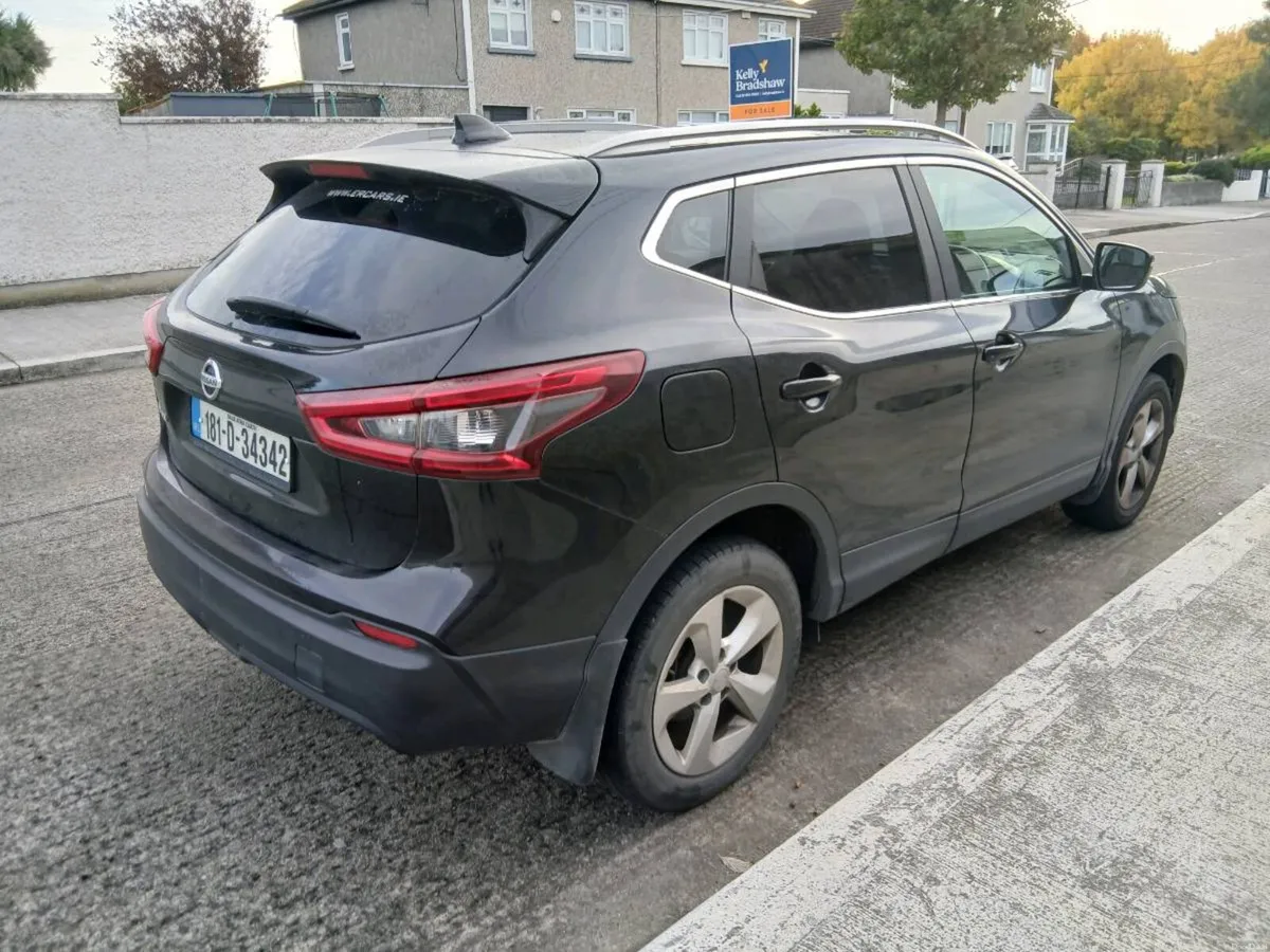 Image 2 of 8