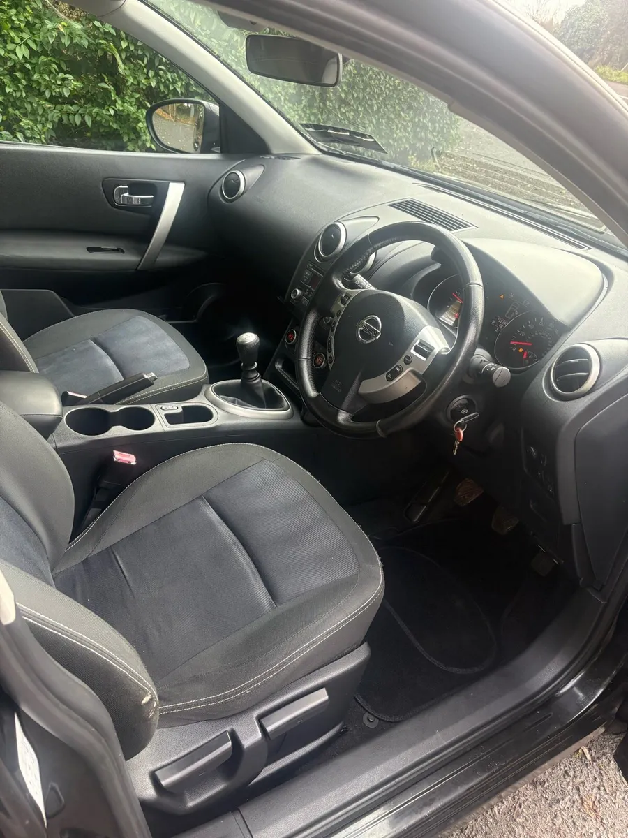 Image 2 of 8