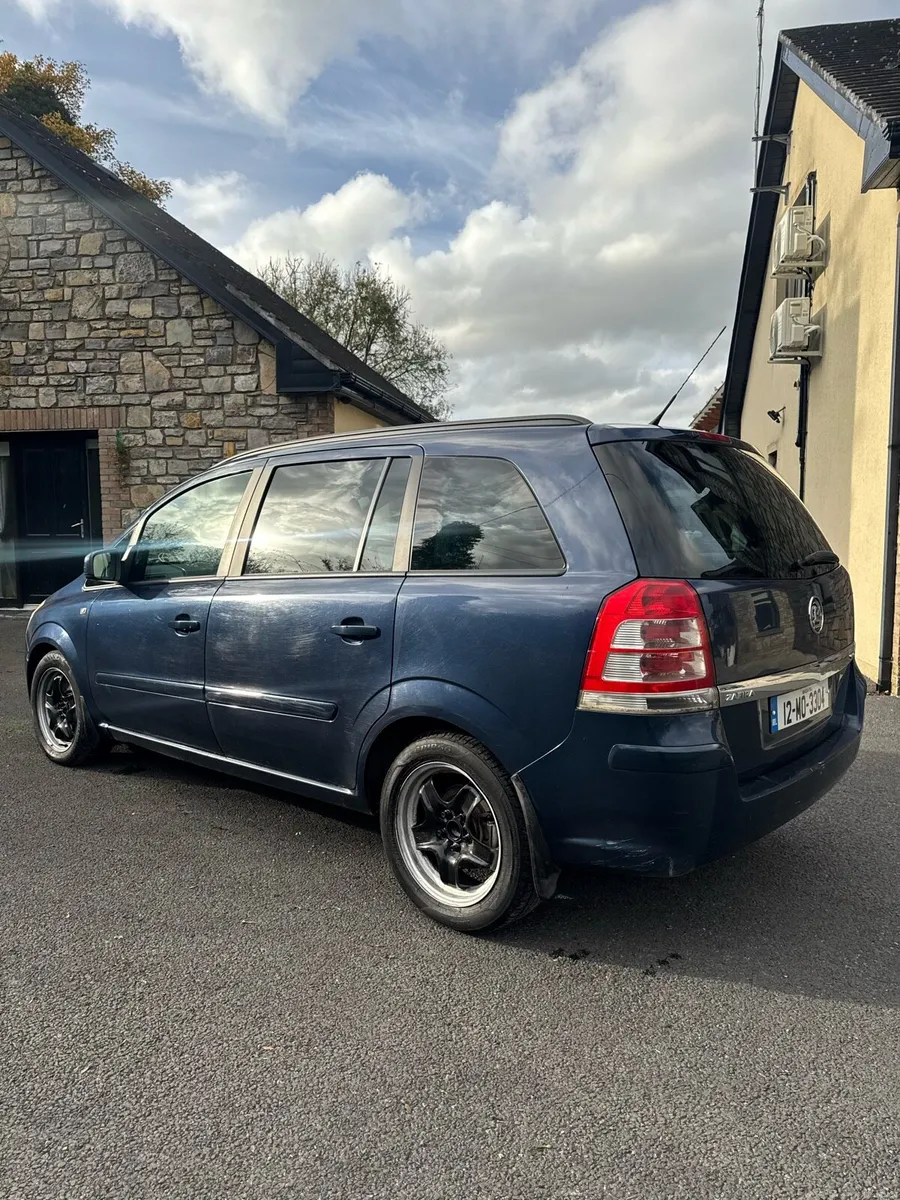 Image 4 of 18